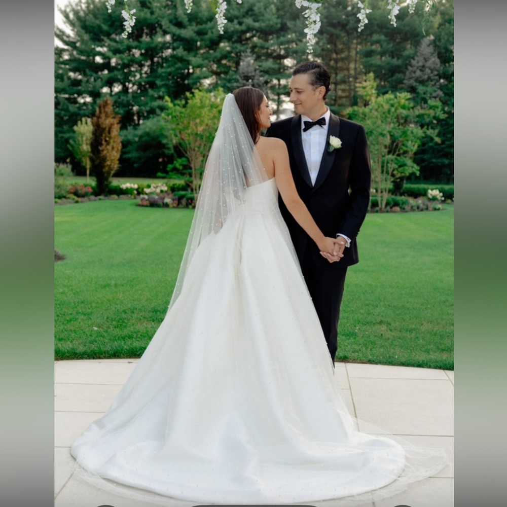 Light Ivory Veil with pearls